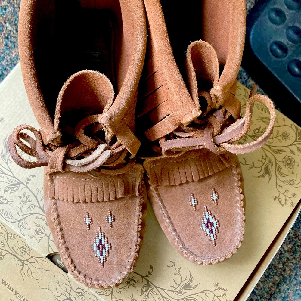 Manitoba Mukluks Harvester moccasins size 7